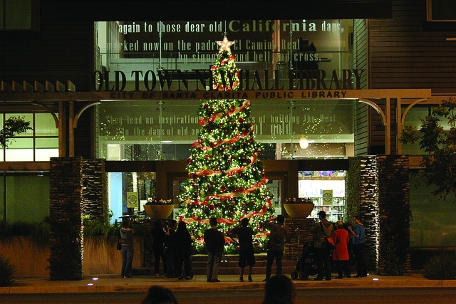 Film Santa Clarita: Ringing In The Holidays