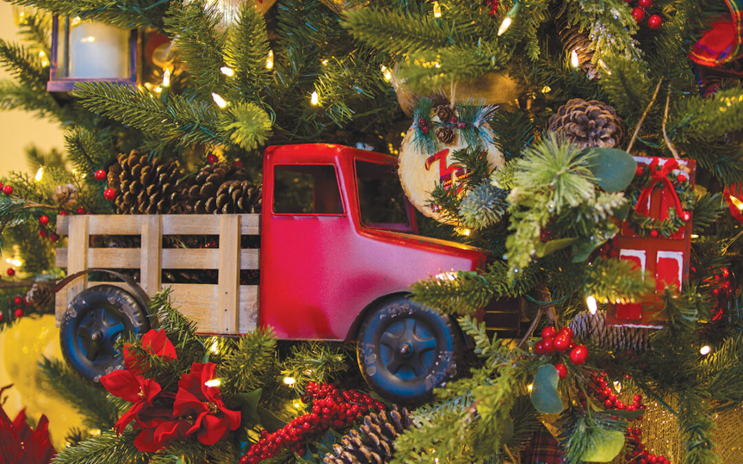 The Holiday Home Tour League – Light Up the Season